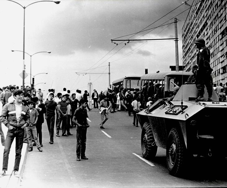 1968: Estudiantes exigen diálogo sin tanques ni bayonetas; proponen día, lugar y hora