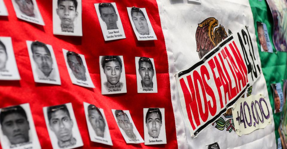 Liberan a dos implicados en el caso Ayotzinapa; critican al sistema de justicia