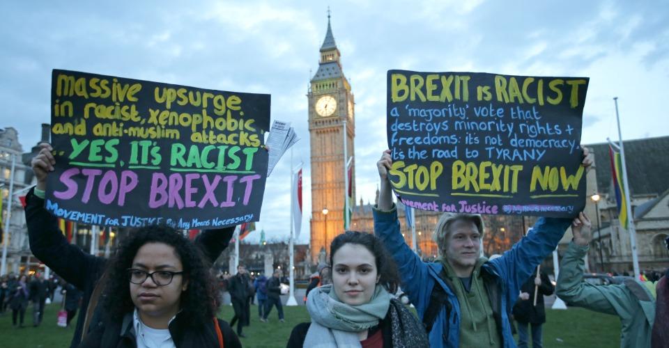 El Parlamento británico vota definitivamente por el Brexit