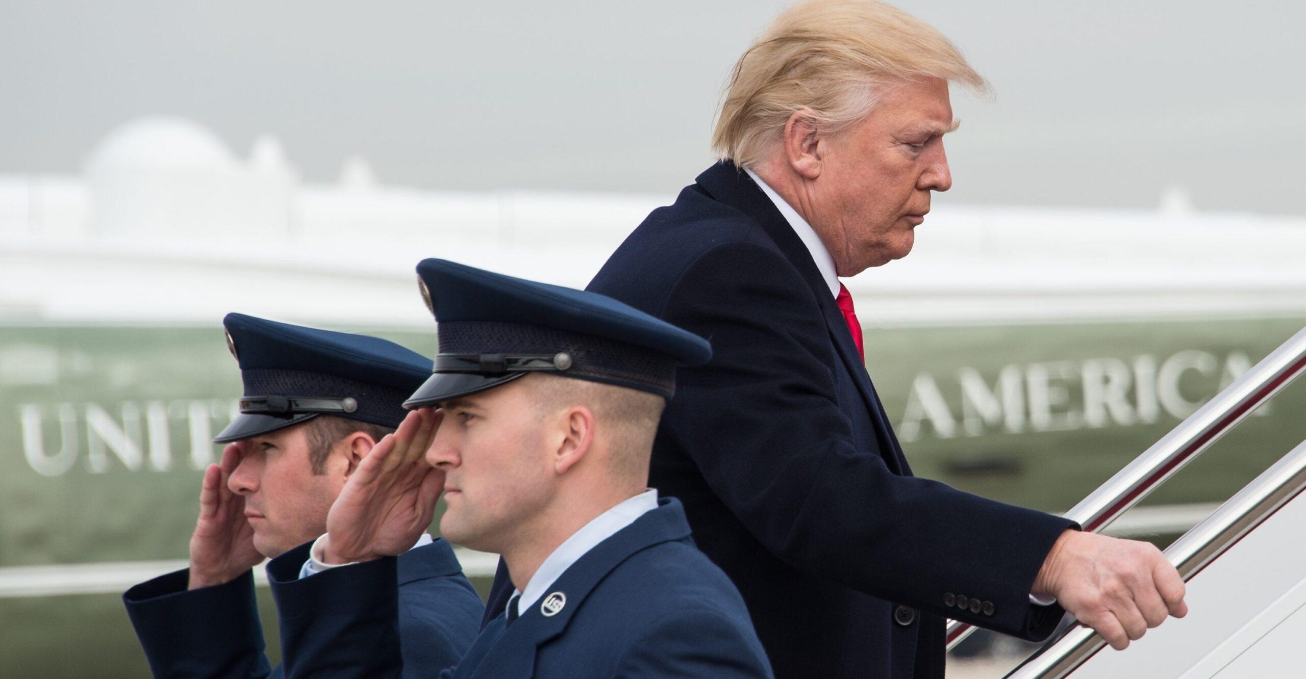 Trump quiere usar a la Guardia Nacional contra inmigrantes; la Casa Blanca lo niega