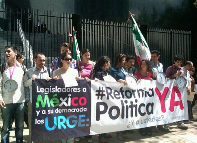 En imágenes #ReformaPoliticaYa: Ciudadanos en el Senado