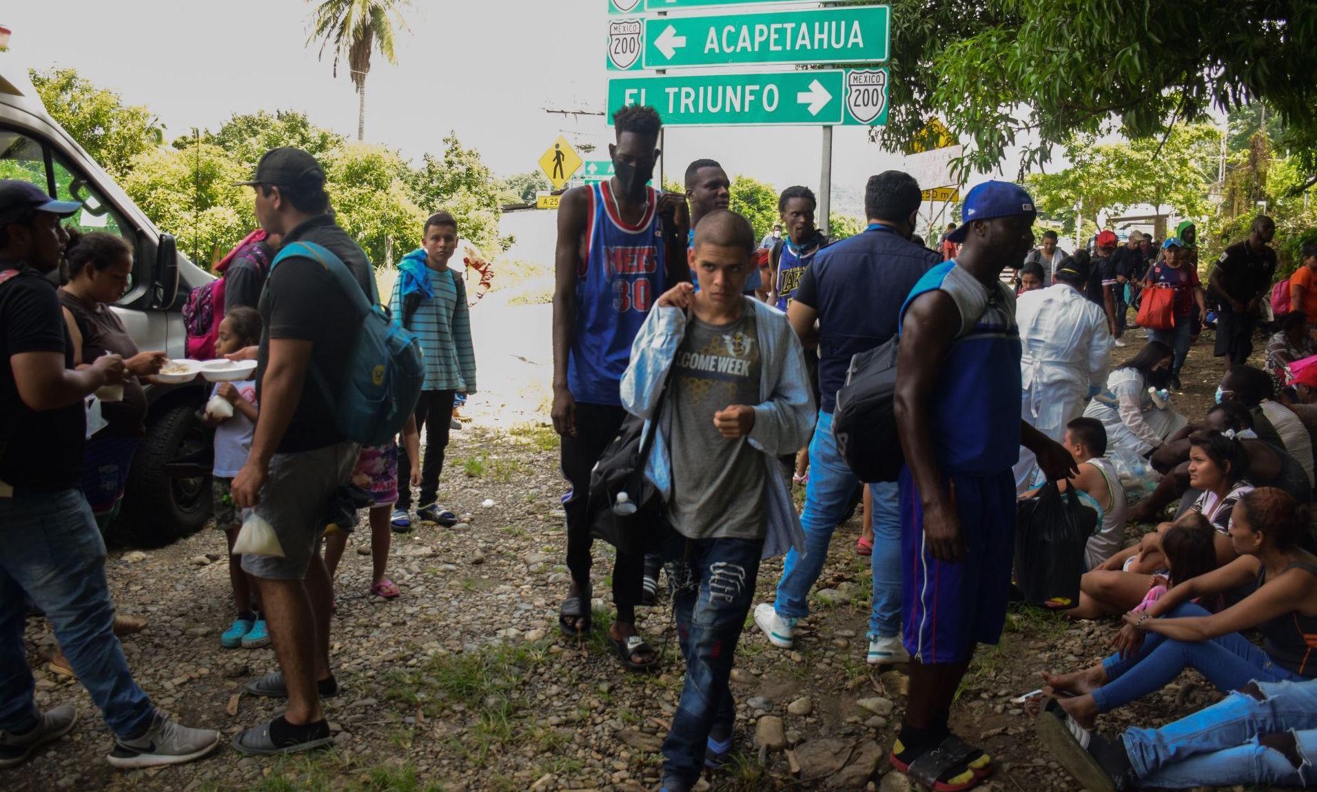 Nuevo operativo contra caravana migrante deja lesionados y detenidos en Mapastepec, Chiapas