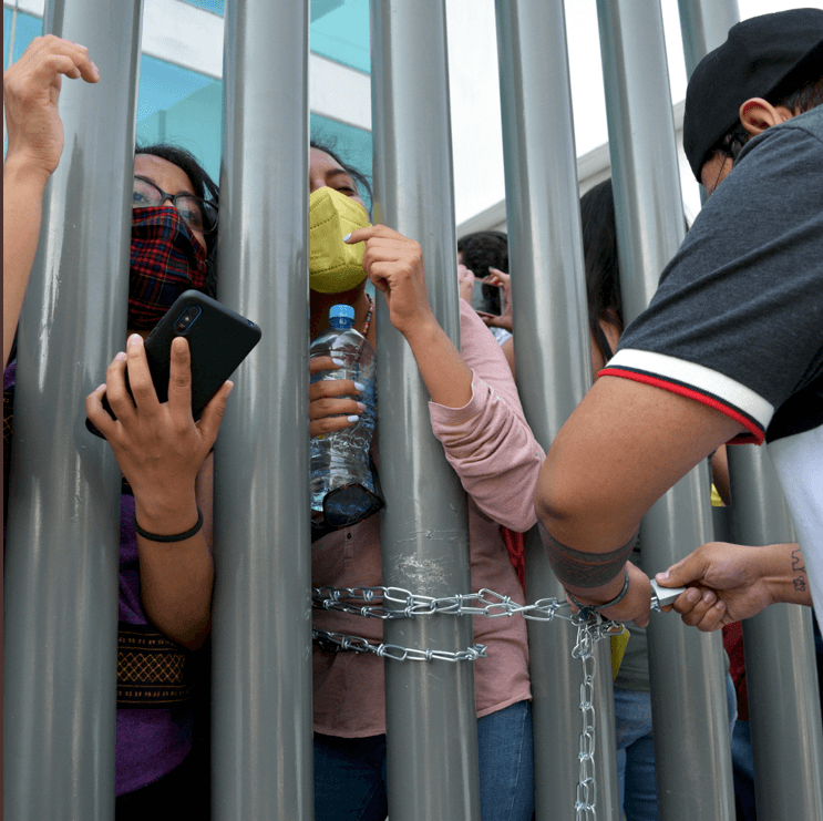 Fiscalía de Puebla golpea y hostiga a familiares de víctimas, activistas y periodistas, denuncian organizaciones
