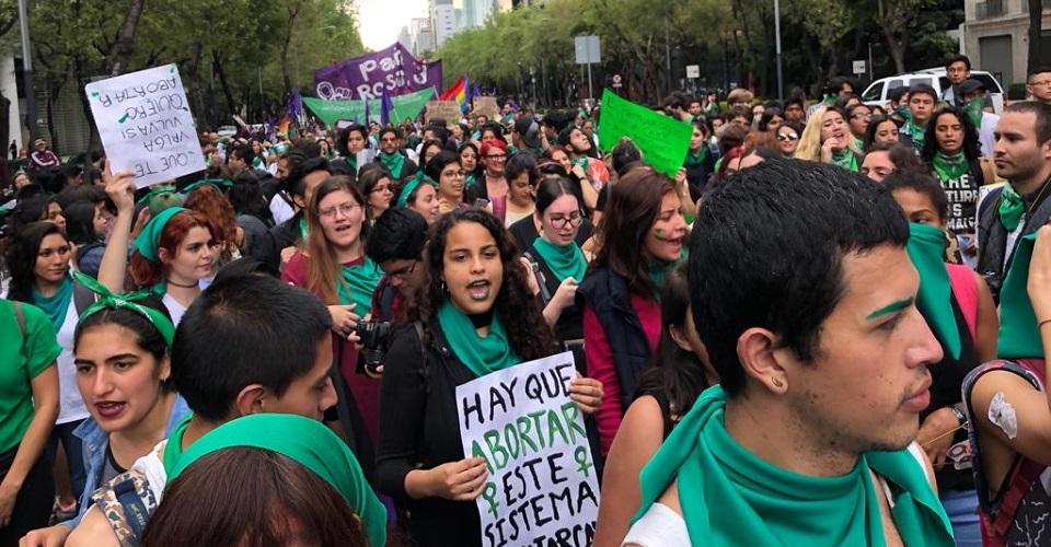 La marea verde en la CDMX: mujeres marchan por la legalización del aborto en México