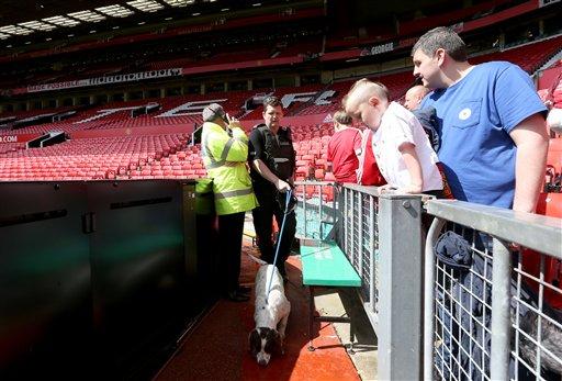 Suspenden partido de fútbol en Inglaterra por alerta de seguridad