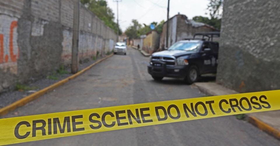 Autoridades de Jalisco han encontrado al menos 10 cuerpos en una fosa clandestina de Tonalá