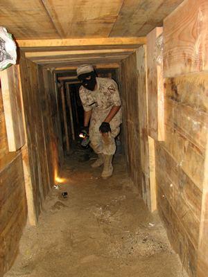 Los 10 túneles del narco en el aeropuerto de Tijuana
