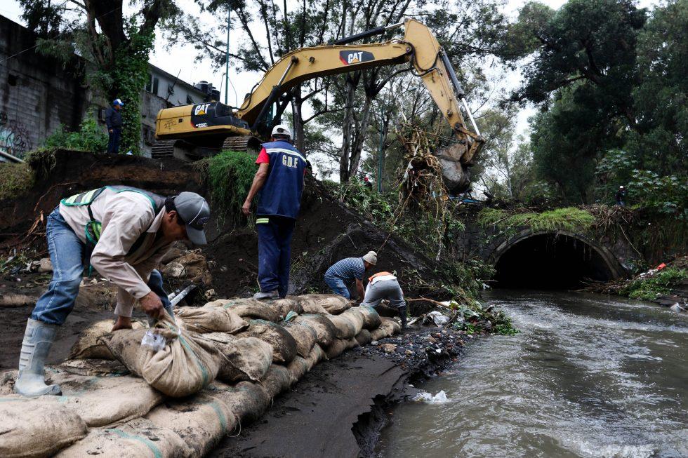 34 obras sin licencia y con documentos falsos amenazan zonas lacustres de Xochimilco