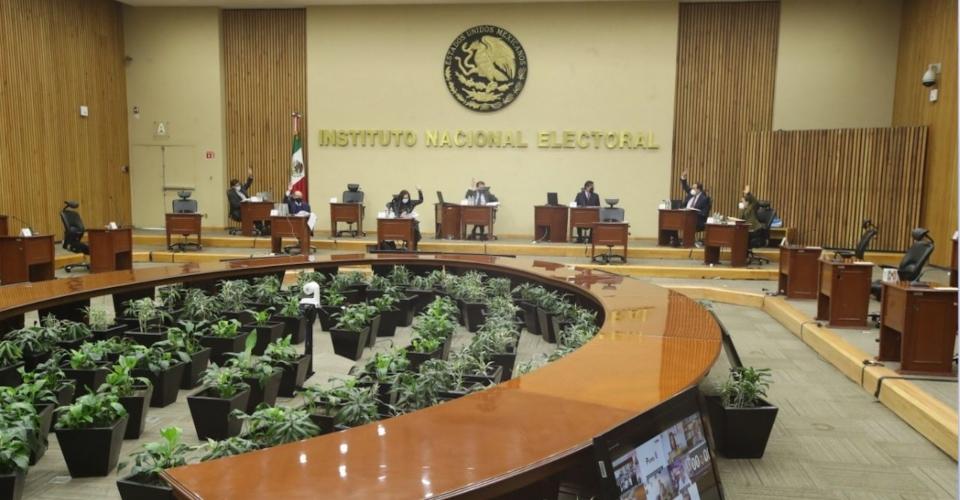 Comisión del INE cambia proyecto que planteaba cancelar candidatura a Morena en SLP