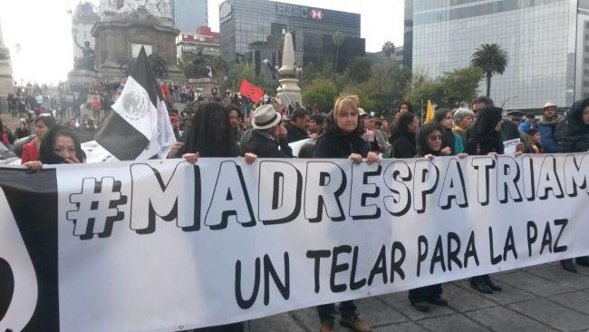 Así fue la marcha del #26DMX por los normalistas de Ayotzinapa (videos)