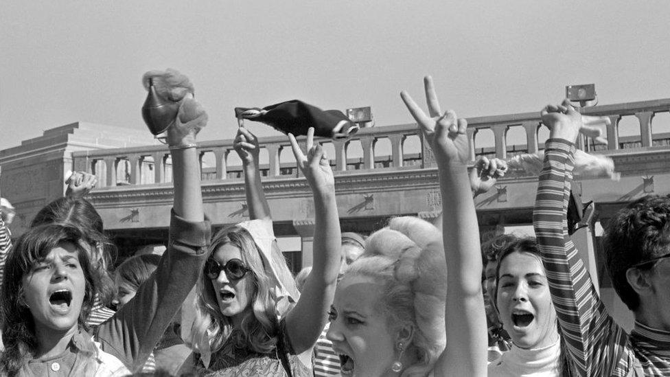 La verdad sobre el mito de que feministas quemaron sus sostenes hace 50 años