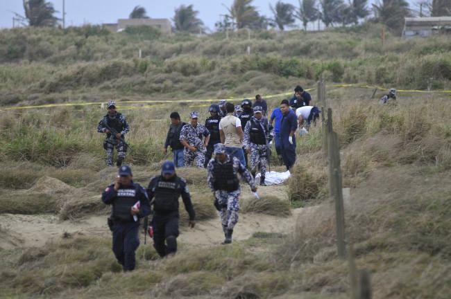 Encuentran seis cadáveres en fosas de Coatzacoalcos, Veracruz