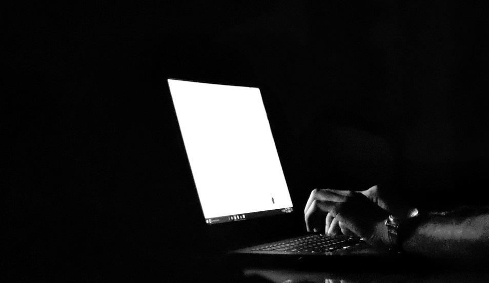 Cada día, 3 adultos mayores de la CDMX reportan ser blanco de delitos cibernéticos