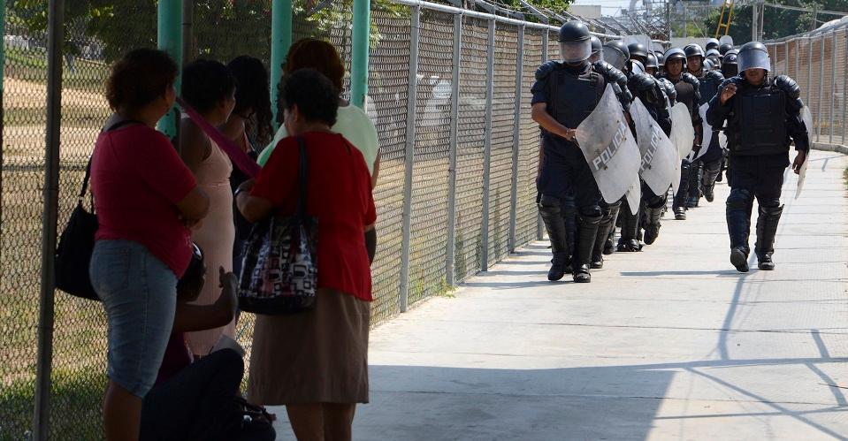 Riña entre grupos rivales deja 28 muertos y 3 heridos en la cárcel de Acapulco, Guerrero