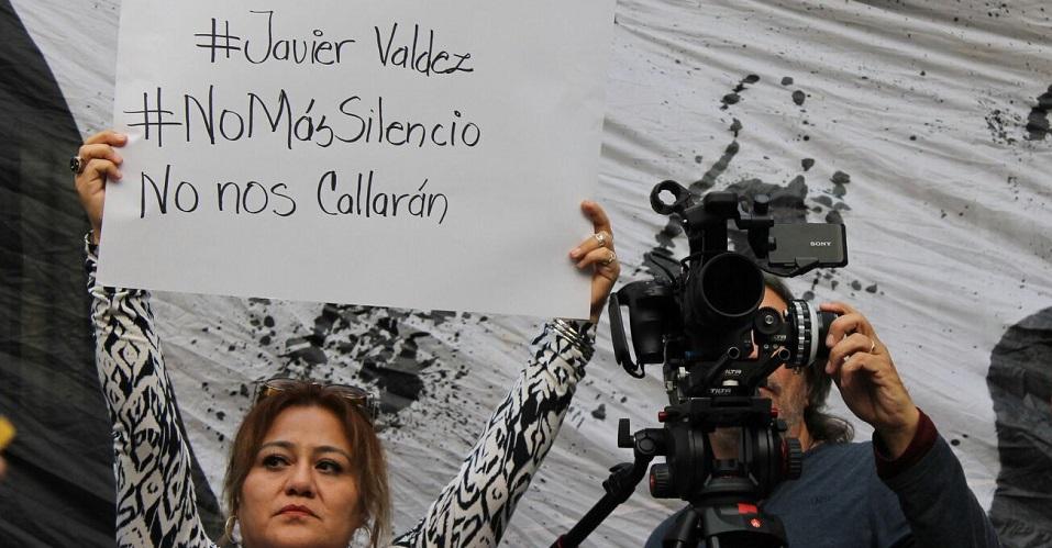 #NiUnoMás, basta de impunidad: protestan en Segob por el asesinato de Javier Valdez