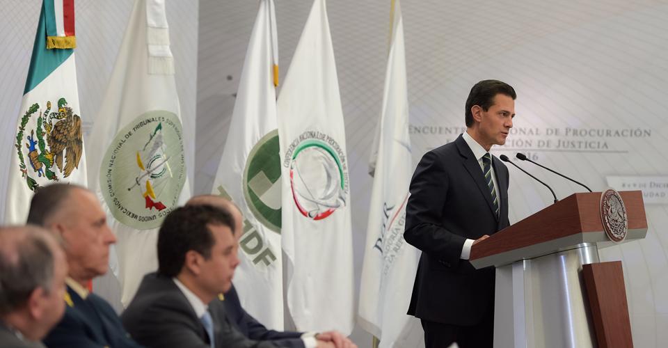 Militares y marinos no están para cumplir labores que corresponden a policías y procuradurías: Peña Nieto