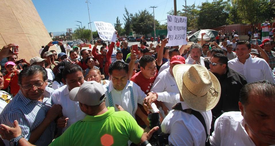 La CNTE dice que continuará sus protestas en mítines de Meade y Anaya