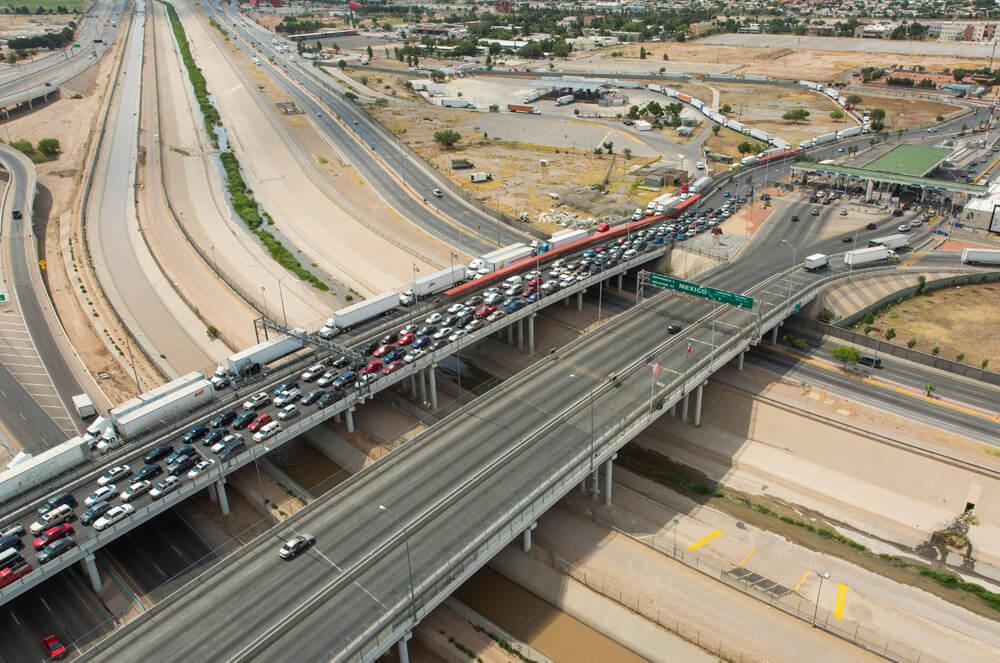 El Senado de México reclama al gobernador de Texas por inspecciones de vehículos en la frontera