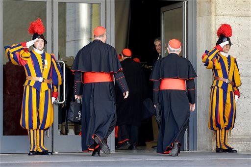 Cardenales se reúnen antes de Cónclave