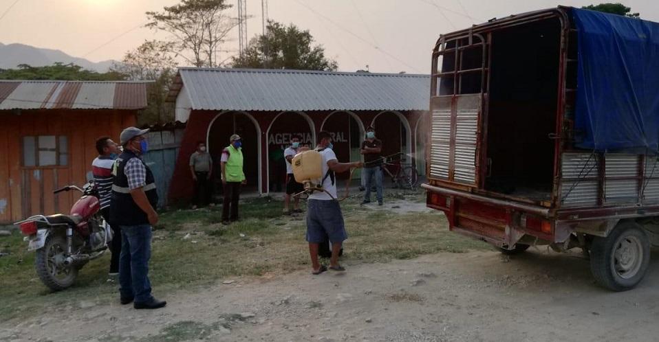 Hallan colgado afuera de su casa a un hombre con COVID-19 en Chiapas