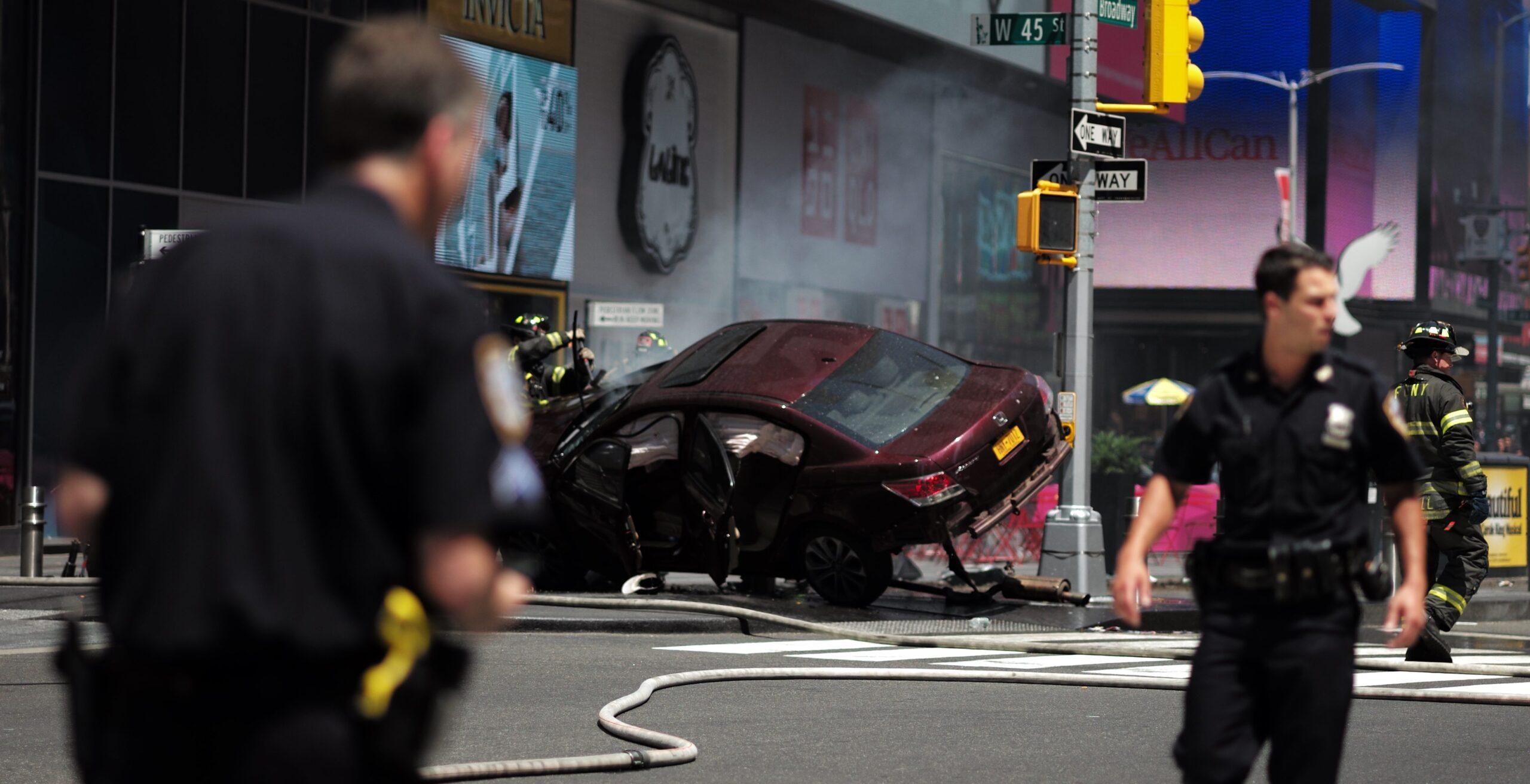 Automóvil atropella a personas en Times Square, Nueva York; hay un muerto y 22 lesionados