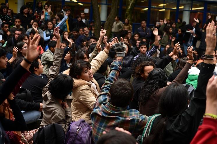 Universitarios convocan a paro nacional el 5 de noviembre por normalistas desaparecidos