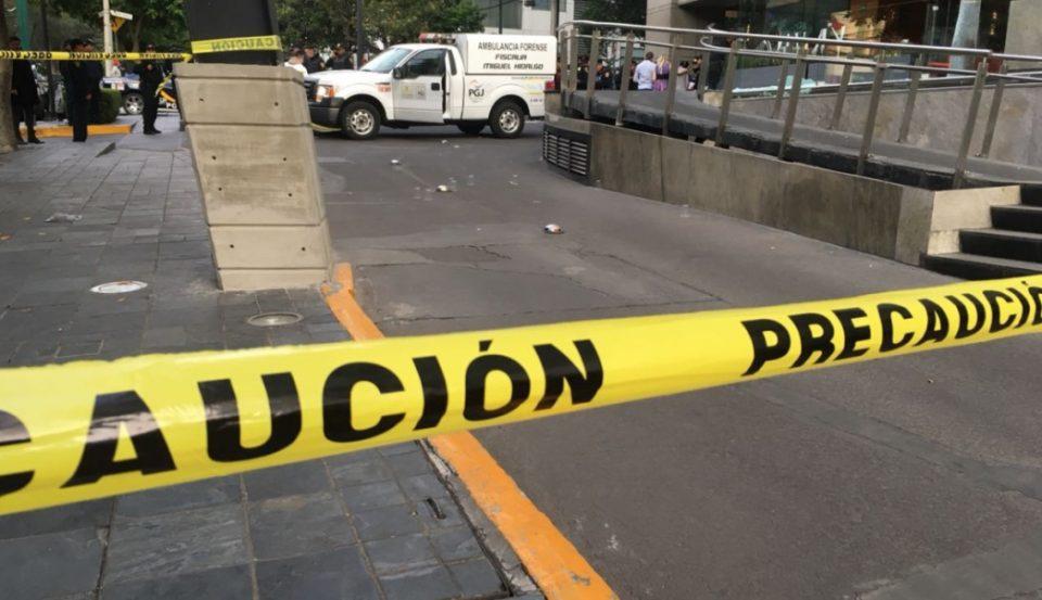 Asesinan a balazos a extranjera en una taquería de Lomas de Chapultepec