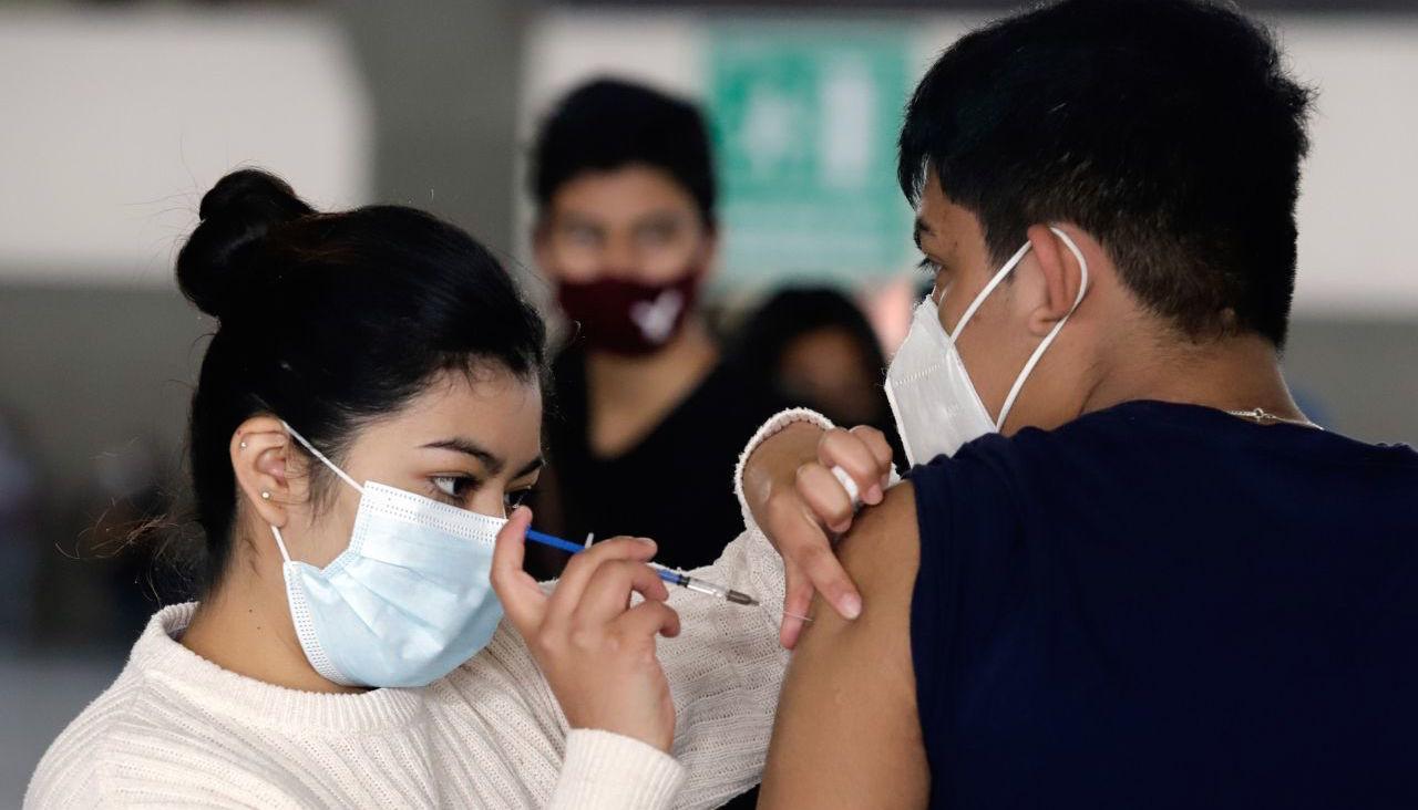 Salud confirma 970 nuevos casos de COVID en México; 295 mil 203 han fallecido