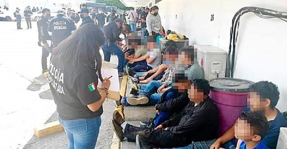 Fiscalía de Chiapas detiene a 95 normalistas en operativo; estudiantes denuncian represión y abuso sexual