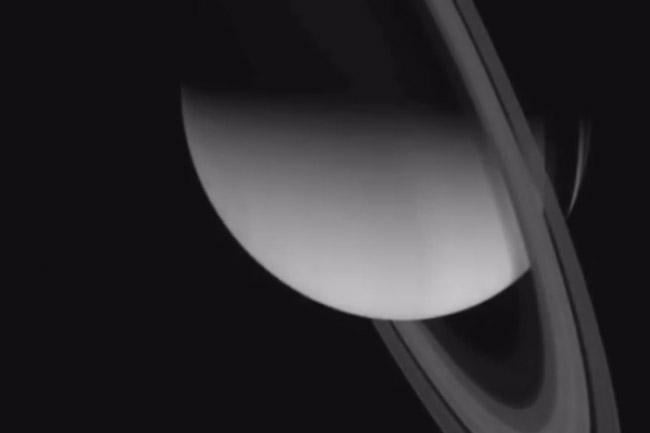 Ocho años orbitando Saturno
