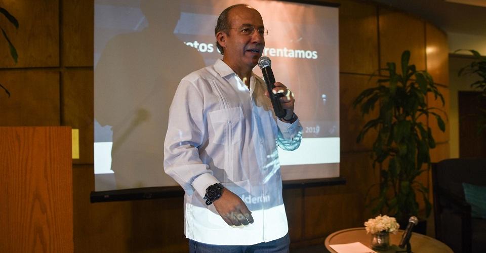El expresidente Felipe Calderón da positivo a COVID-19