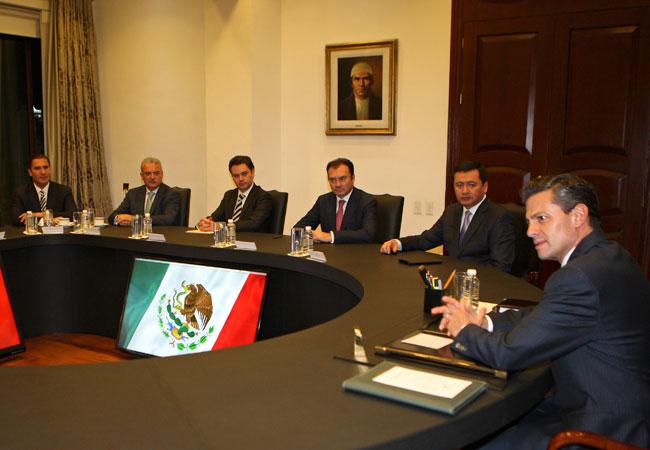 Peña Nieto se reúne con dirigencia y gobernadores del PAN