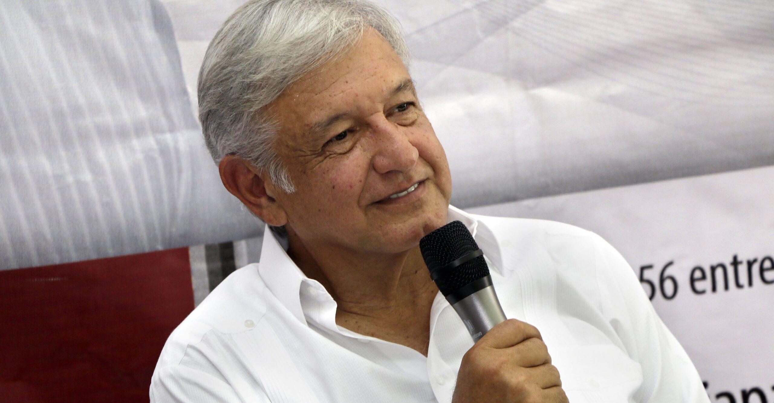 A quienes lo comparan con Donald Trump, López Obrador responde: No manchen