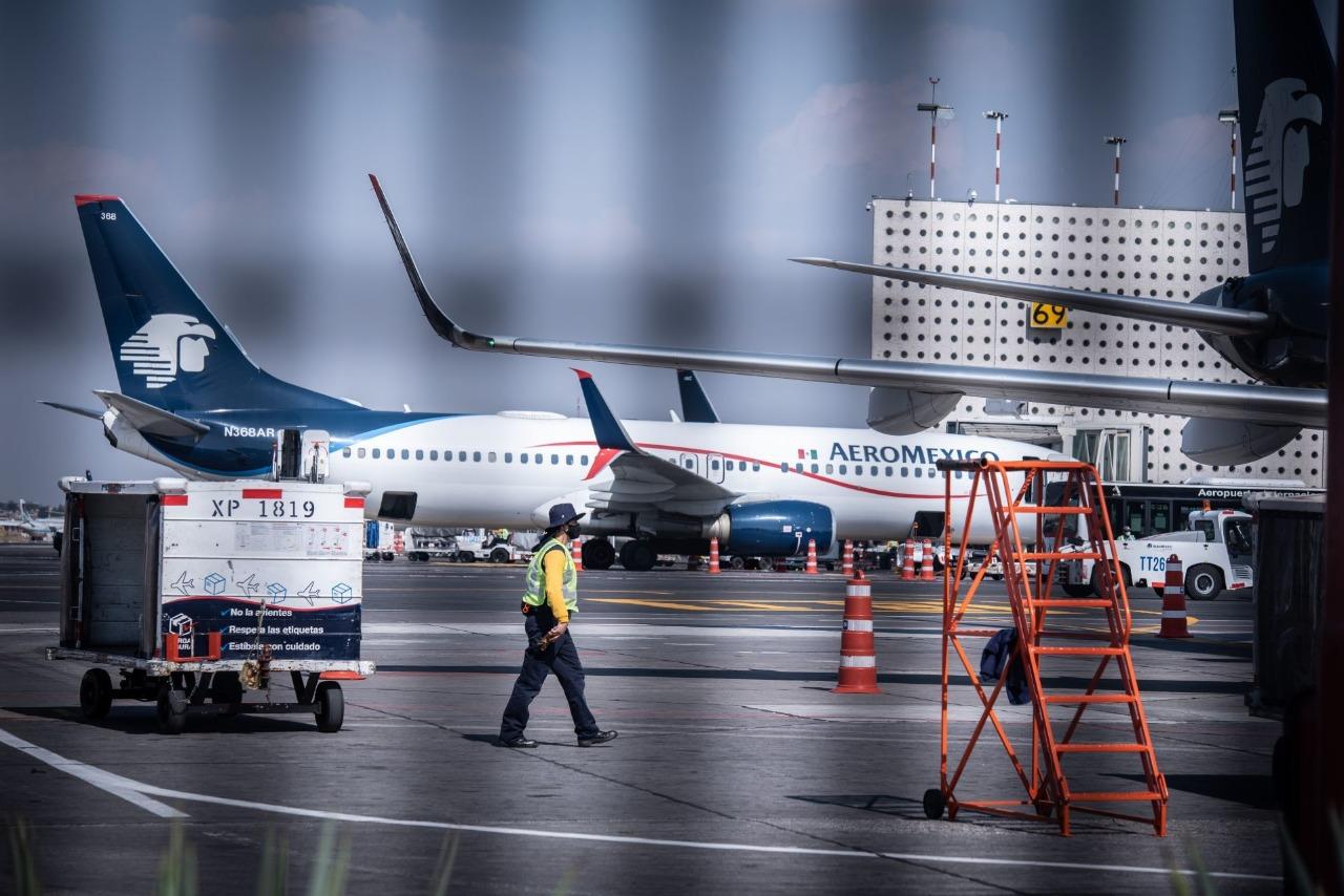 Avión de Aeroméxico abortó aterrizaje en el AICM porque había otro en la pista, dice aerolínea