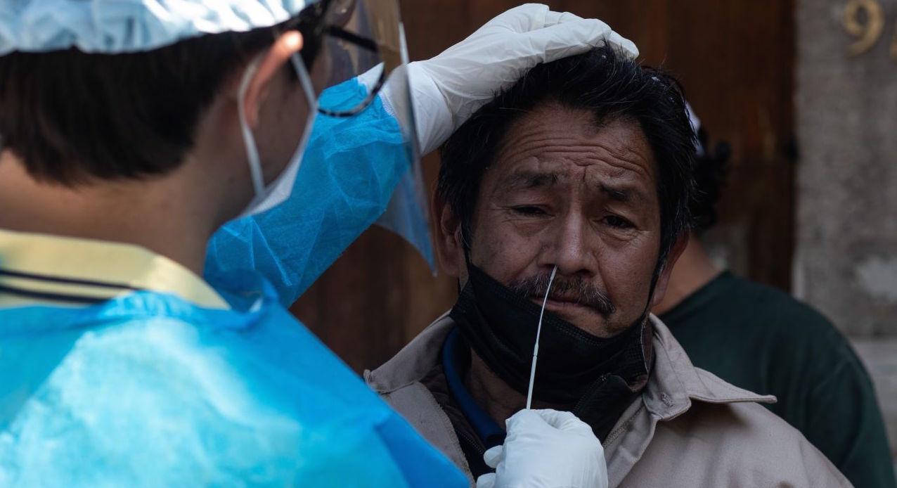 Tendencia de contagios de COVID en México baja 38%; Salud reporta 3 mil 519 nuevos casos