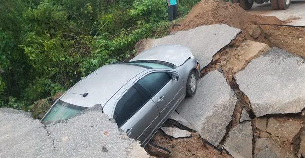 Lluvias en Veracruz y Oaxaca provocan tres muertes, daños en casas y derrumbes