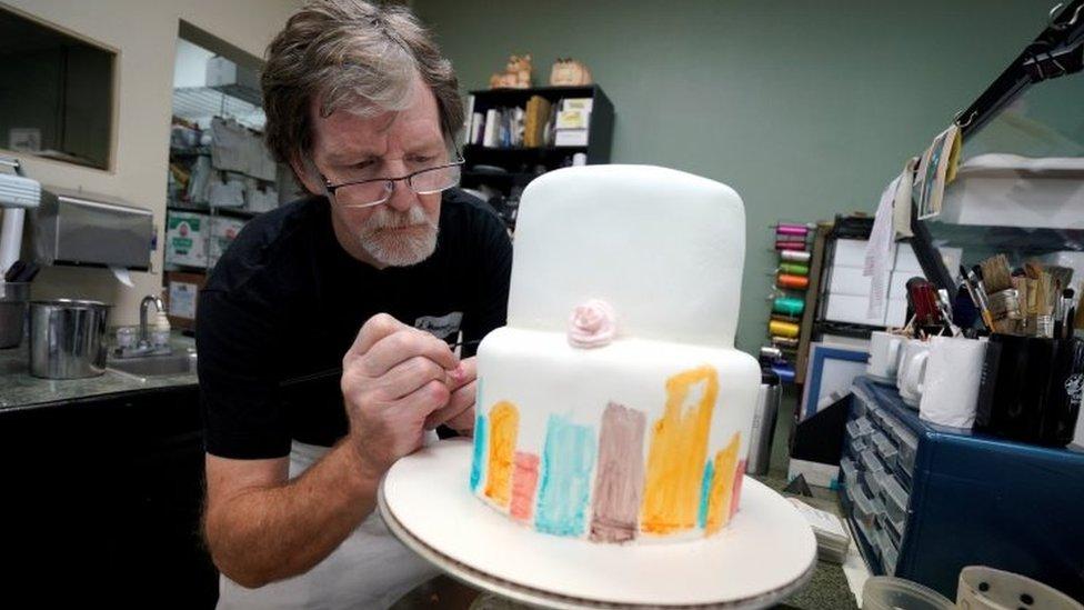 Quién es Jack Phillips, el hombre que se negó a hacer un pastel a una pareja gay