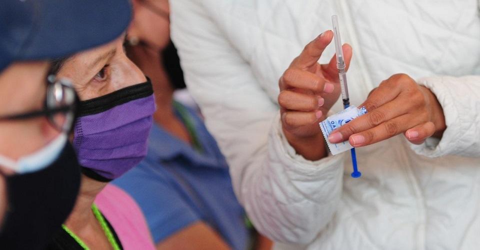 Salud reporta 15 semanas con reducción de casos COVID; 10% de la población está vacunada