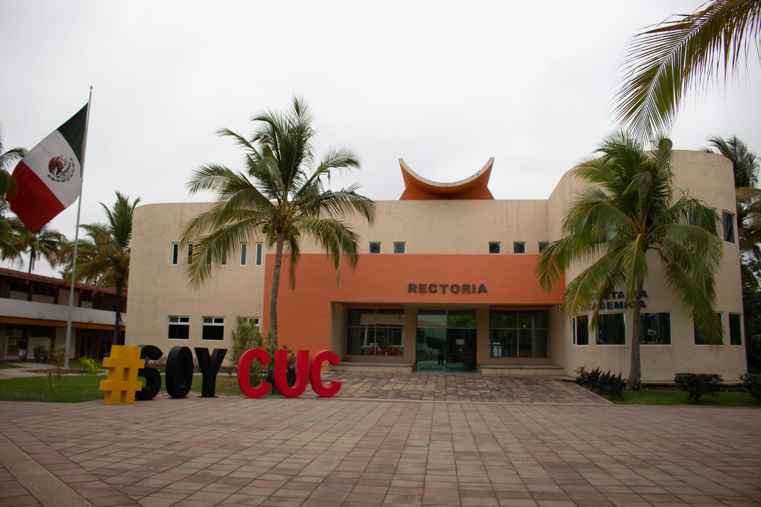 Hallan muerta a estudiante en un baño de la Universidad de Guadalajara