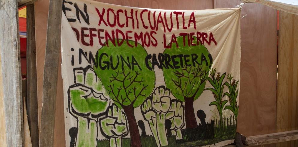 Gobierno federal impone carretera que afecta el ambiente, denuncian pobladores de Xochicuautla ante la ONU
