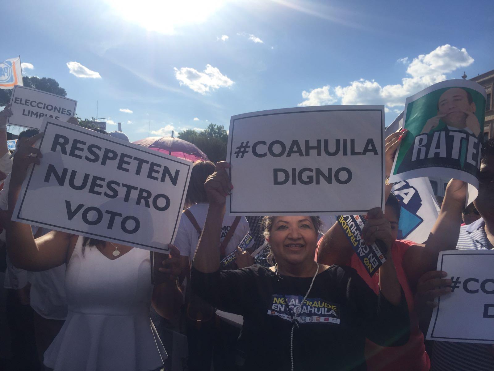 Candidatos de oposición marchan en Coahuila para defender el voto
