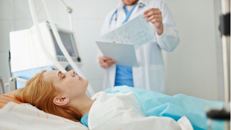 Coma, estado vegetativo y mínima conciencia, ¿cuáles son las diferencias entre ellos y de cuál es más probable “despertar”?