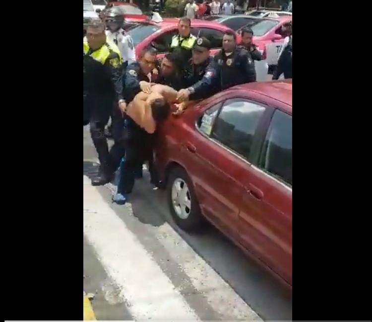 Riña entre policías de la CDMX y vecinos de Aragón termina con dos detenidos; autoridades abren carpeta de investigación