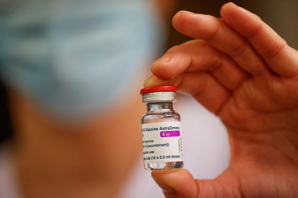 Oxford y AstraZeneca comienzan pruebas clínicas de su vacuna contra COVID-19 en niños