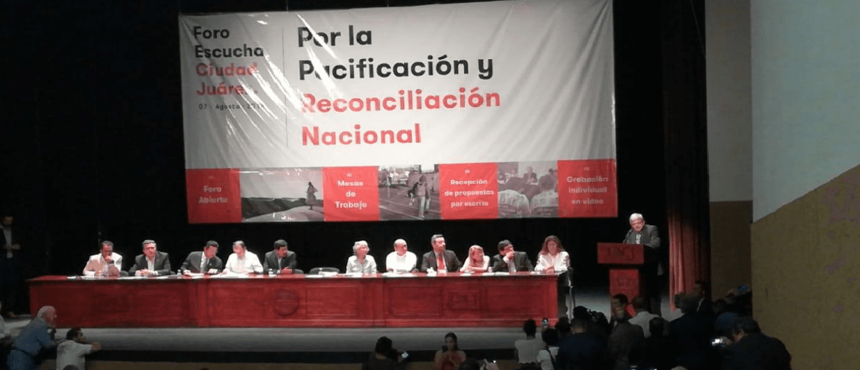 Olvido no, perdón sí, López Obrador llama a la reconciliación en el primer foro de pacificación