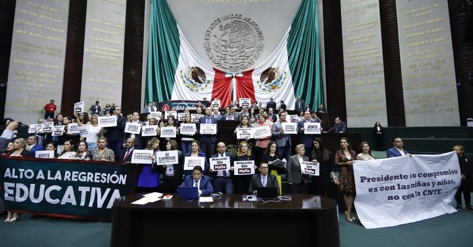 “Ya cayó, ya cayó”: Mayoría de Morena ‘sepulta’ la Reforma Educativa de Peña Nieto