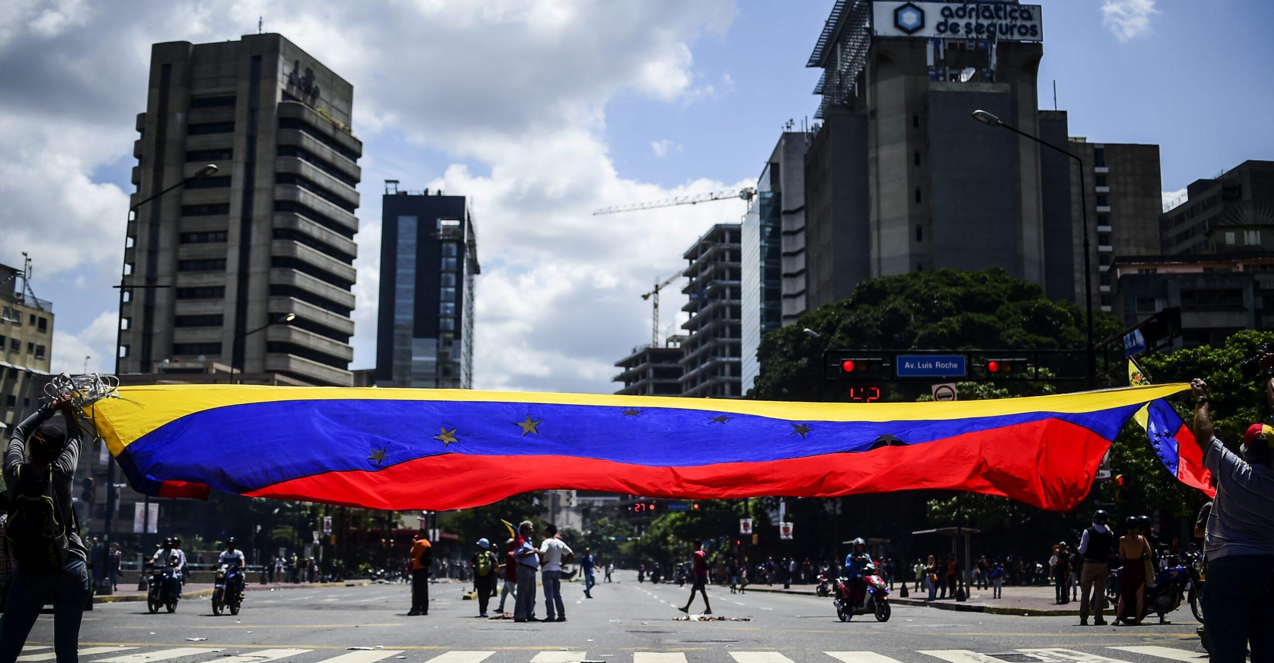 Estados Unidos sanciona al hermano de Hugo Chávez y a otros 7 funcionarios de Venezuela