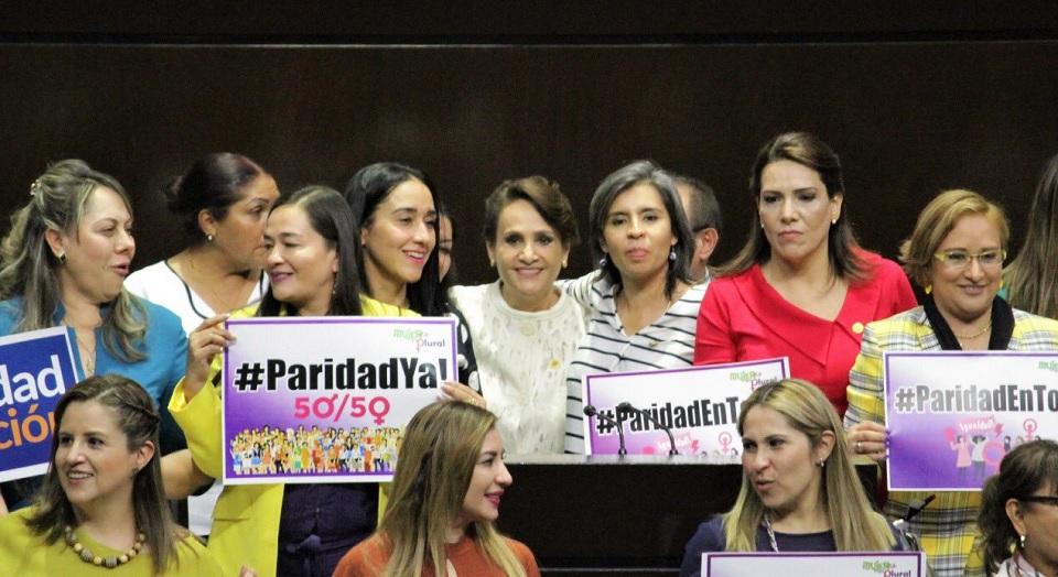 Diputados aprueban reforma de paridad de género; pasa a los Congresos locales