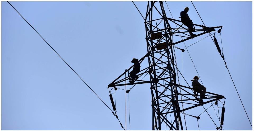 Sin parlamento abierto y entre acusaciones de ‘fast track’, Senado aprueba reforma eléctrica de AMLO