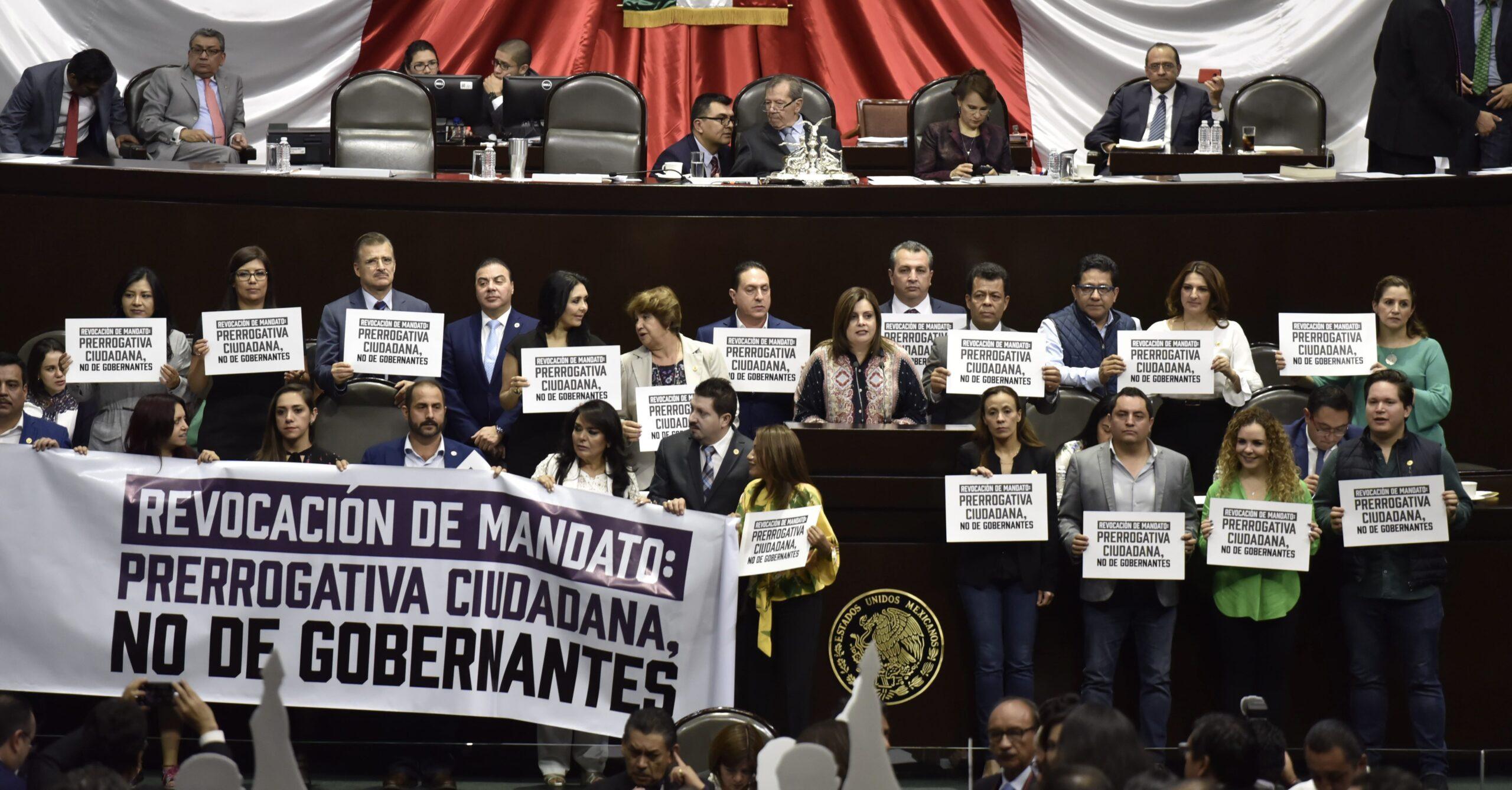 Morena usa su mayoría y aprueba en San Lázaro reforma sobre revocación de mandato; es una trampa, acusa oposición